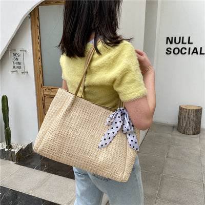 Bolso Tote Tejido con Cadena y Pañuelo Convertible - Image 6
