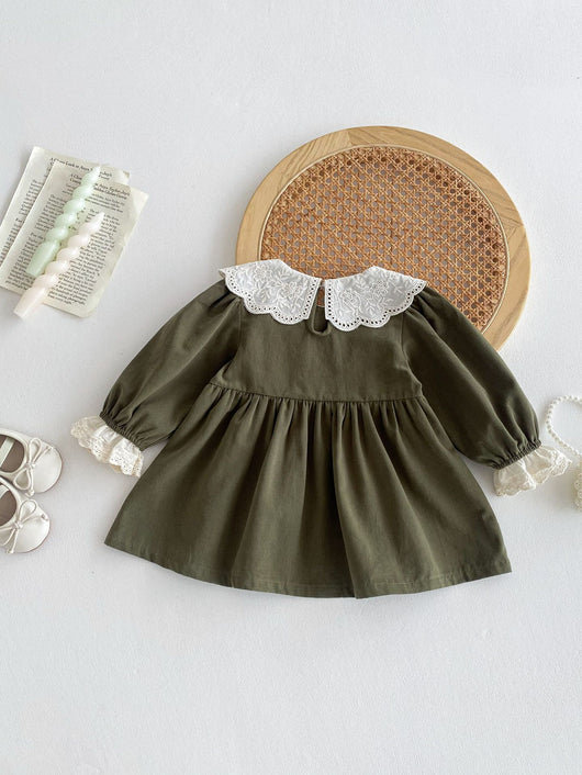 Vestido Princesa Niña con Cuello de Encaje y Solapas - Image 17