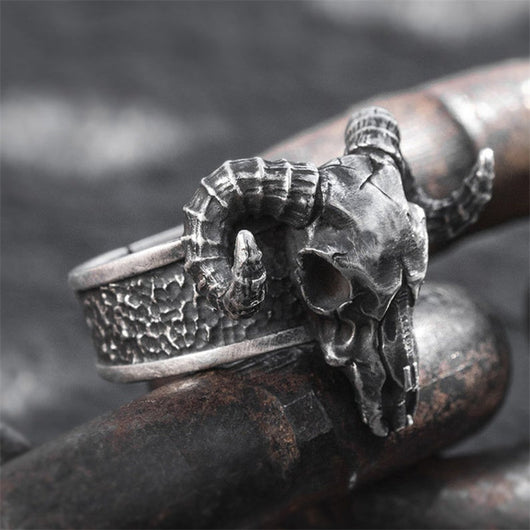 Anillo de Calavera Carnero Punk en Acero Inoxidable - Image 2