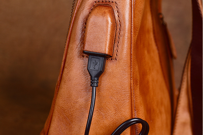 Mochila Vintage de Cuero con Doble Compartimento y Grabado Artesanal - Image 13