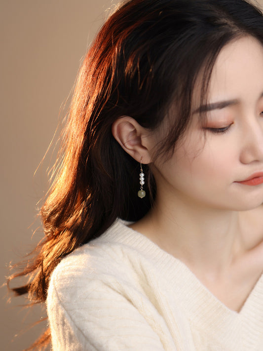 Aretes de Jade Hetian y Ágata Perla en Oro 14K - Diseño Exclusivo - Image 2