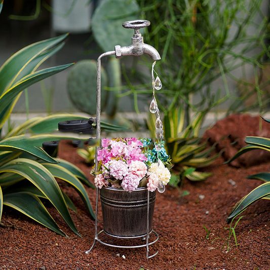 Lámpara Solar Decorativa de Jardín con Diseño de Grifo y Gota de Agua