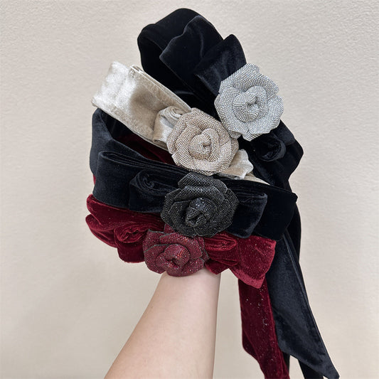 Diadema Ancha de Terciopelo con Mariposa y Camelia - Estilo Occidental