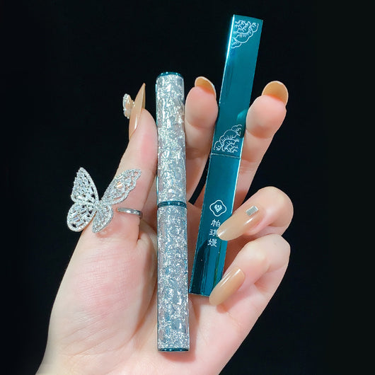 Labial Terciopelo Dorado de Larga Duración Antitraspaso - Image 11
