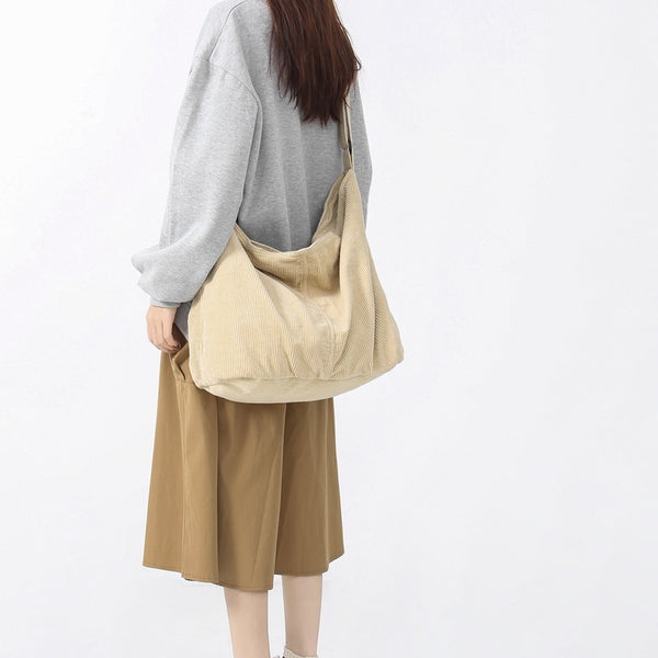 Bolsa Bandolera de Pana Espaciosa Minimalista y Casual