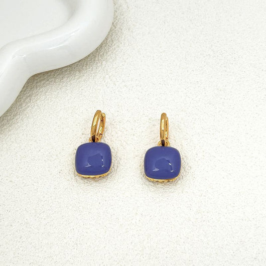 Aretes Colgantes con Circonita Micro Incrustada y Detalles Esmaltados - Image 7
