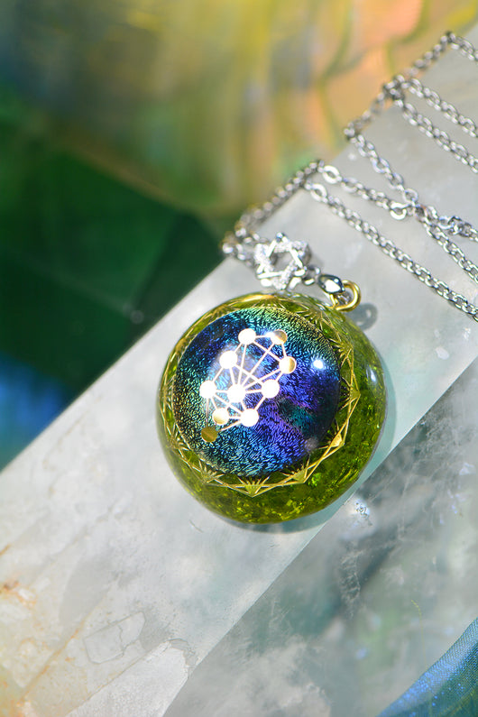 Collar de Cristal Verde de Alta Frecuencia - Image 3