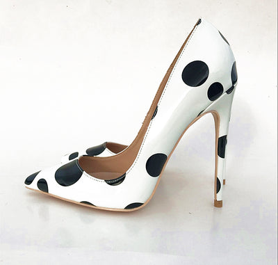 Tacones Altos con Diseño Geométrico Blanco y Negro - Puntos y Ondas - Image 10