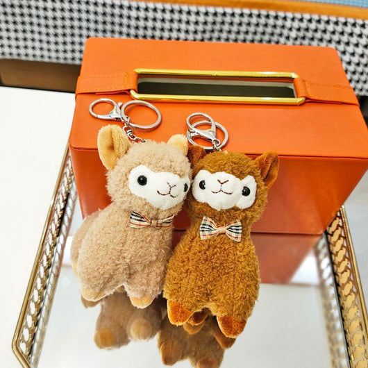 Llavero Peluche Alpaca Simulado - Adorable Caballo de Barro Miniatura - Image 3