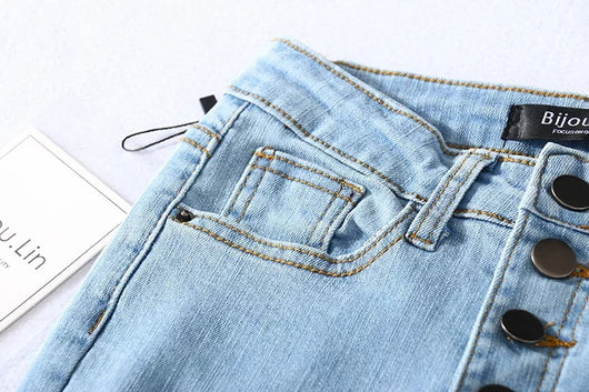 Jeans Clásicos de Talle Alto con Cuatro Botones - Image 15