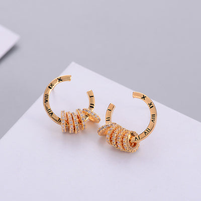 Aretes Personalizados con Números Romanos y Circonita - Elegancia Minimalista - Image 7