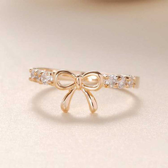 Anillo de Diamante con Moño Elegante