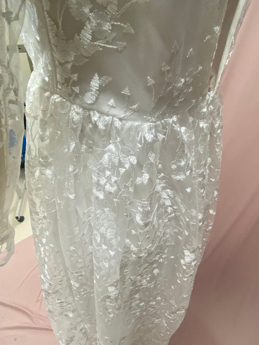 Vestido de Novia Elegante con Mangas de Encaje para Cena y Eventos - Image 10