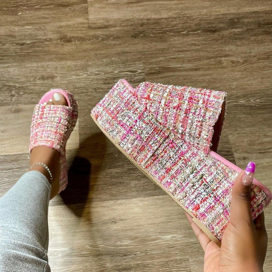 Sandalias y Pantuflas Elegantes para Mujer en Tonos Claros - Image 8