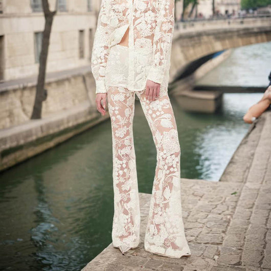 Conjunto Elegante: Blusa Bordada Transparente con Pantalón Talle Alto - Image 3