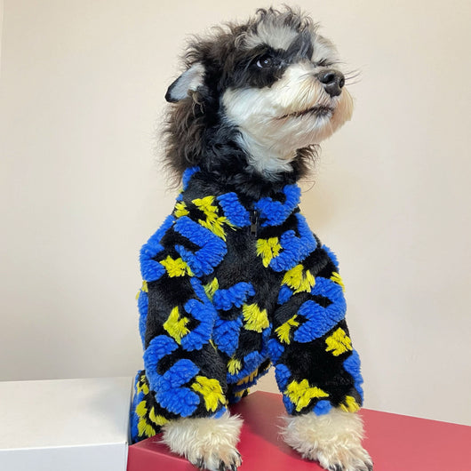 Abrigo Polar Estampado Alfabeto Cordero Otoño e Invierno para Mascotas - Image 8