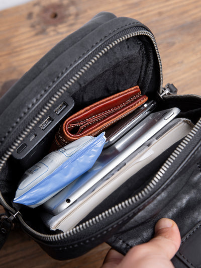 Bolso Pecho Cuero Genuino para Hombre - Diseño Moderno y Funcional - Image 2