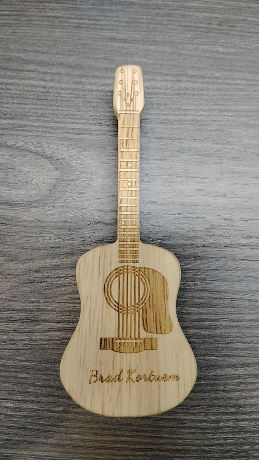 Adorno de Guitarra Personalizado en Madera con Soporte y Caja Portapúas - Image 11