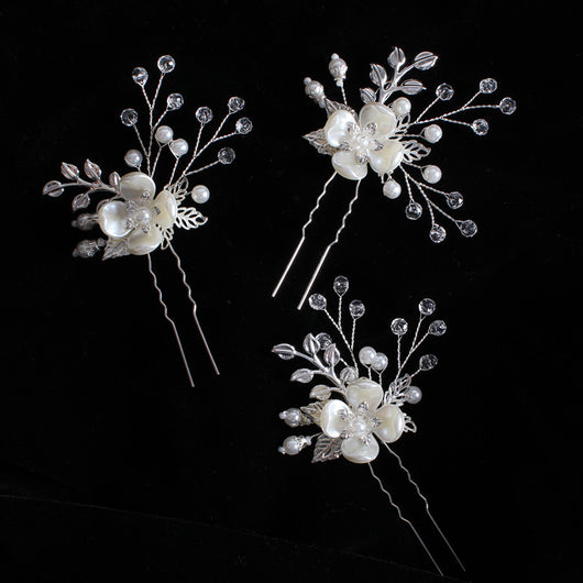 Tocado Nupcial Coreano con Perlas, Flores y Hojas - Image 6