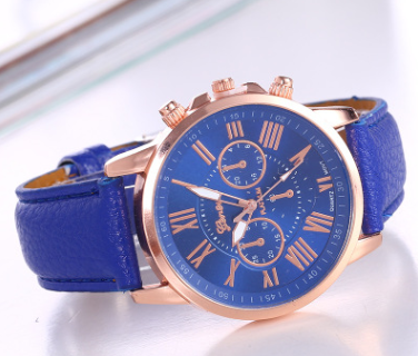 Reloj Digital con Correa Romana - Image 3