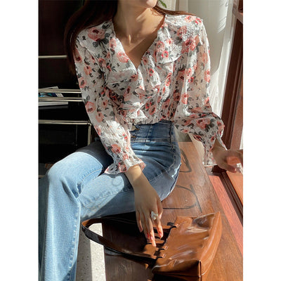 Blusa Chifón Floral con Encaje, Cuello en V y Mangas Largas - Image 6