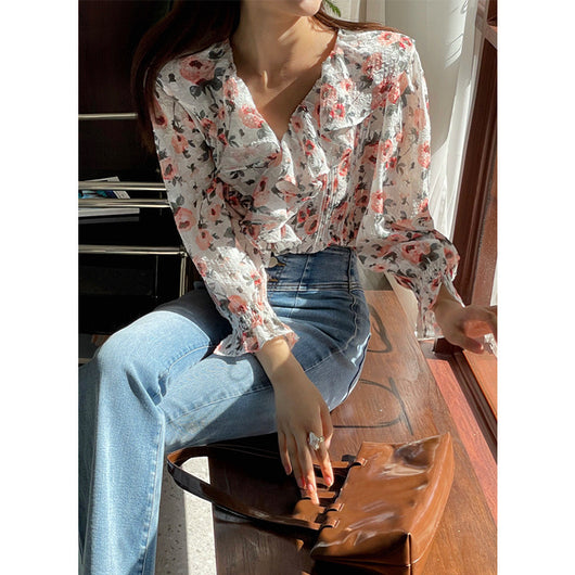 Blusa Chifón Floral con Encaje, Cuello en V y Mangas Largas - Image 6