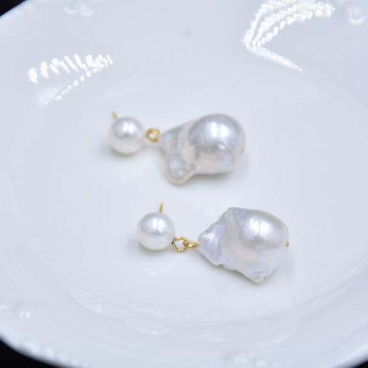 Aretes de Perla Barroca Elaborada con Diseño de Cola - Image 9