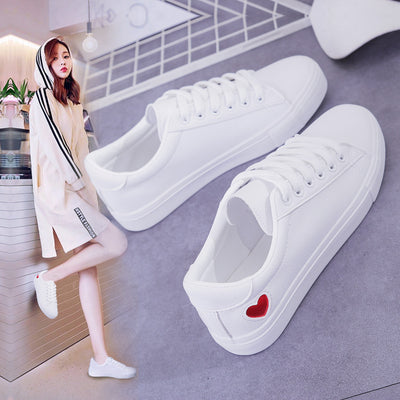 Zapatillas Deportivas de Cuero PU para Mujer con Detalles de Corazón - Image 3