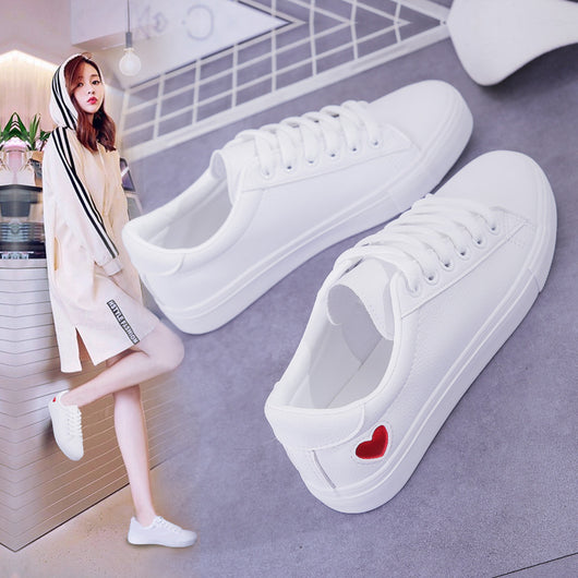 Zapatillas Deportivas de Cuero PU para Mujer con Detalles de Corazón - Image 3