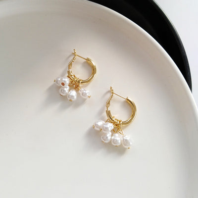 Pendientes Elegantes de Perla y Borla - Image 6