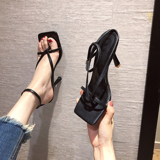 Tacones Altos Cuadrados con Cordones en Nude