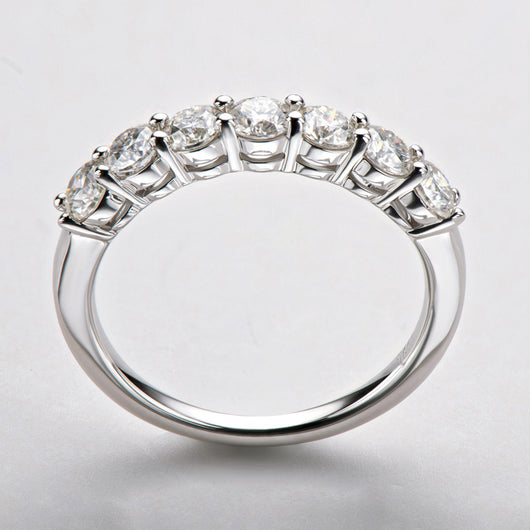 Anillo de Moissanita de 3mm Siete Estrellas - Diseño Minimalista y Elegante - Image 2