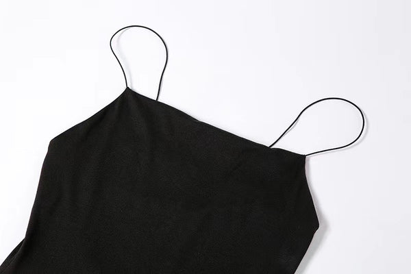 Vestido Entallado con Abertura Lateral - Diseño Minimalista de Color Sólido