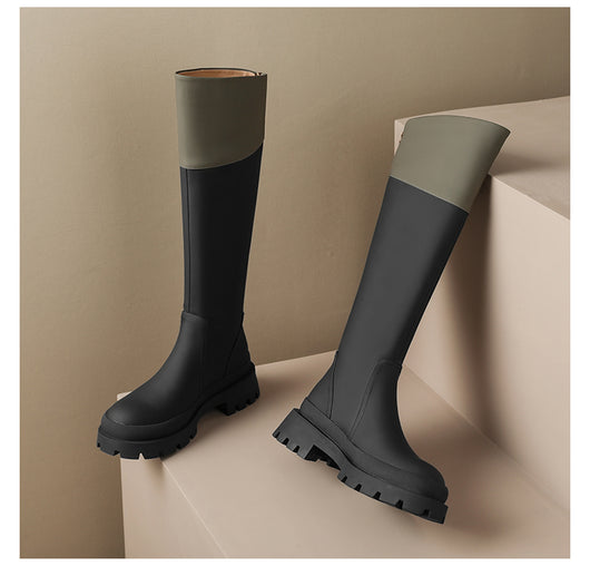 Botas de Suela Gruesa con Punta Redonda y Diseño Monocromático - Image 3