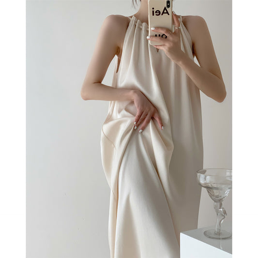 Vestido Halter con Textura Fruncida y Cierre Anudado