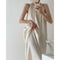 Vestido Halter con Textura Fruncida y Cierre Anudado