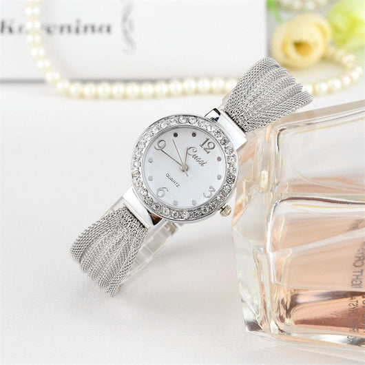 Reloj de Moda para Mujer con Malla Dorada - Image 5