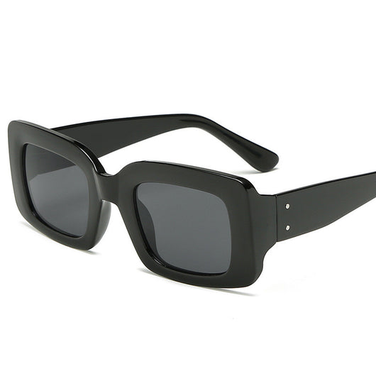 White square-frame sunglasses with dark gray lenses, featuring a chunky and fashionable design. - Image 15