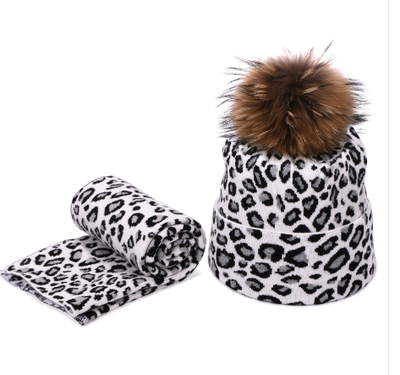 Conjunto de Gorro y Bufanda de Lana Tejida con Estampado de Leopardo - Image 6
