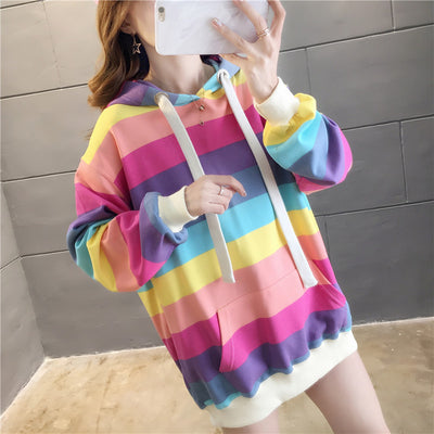 Sudadera Suelta con Capucha de Rayas Arcoíris - Image 2