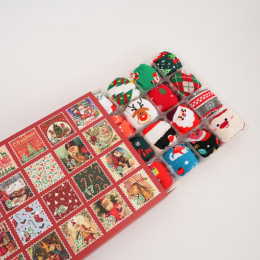 Set de 12 Medias Navideñas Premium en Caja Regalo - Image 24