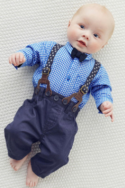 Traje Infantil Europeu Xadrez com Colete e Gravata Borboleta