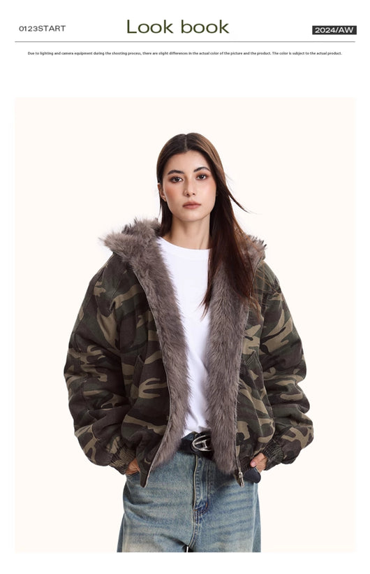 Chaqueta Acolchada con Capucha y Estampado Camuflaje - Image 9