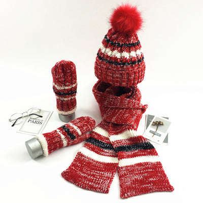 Conjunto de Bufanda, Gorro y Guantes Tejidos en Tonos Cálidos - Image 4