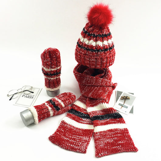 Conjunto de Bufanda, Gorro y Guantes Tejidos en Tonos Cálidos - Image 4