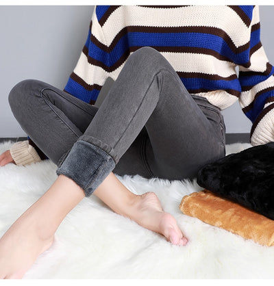 Jeans Cintura Alta Gris Ahumado con Acolchado de Terciopelo - Image 12
