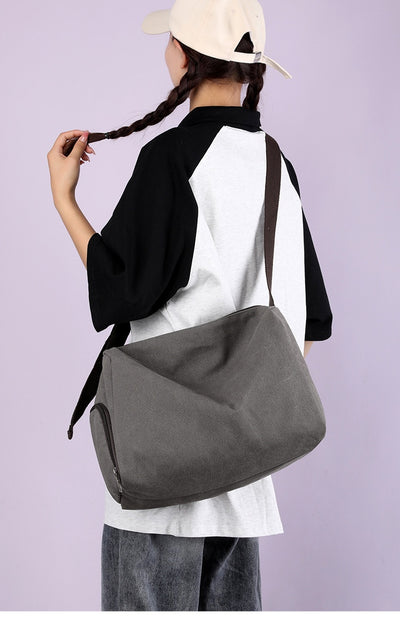 Bolsa Deportiva Retro Canvas de Gran Capacidad con Correa Cruzada - Image 11