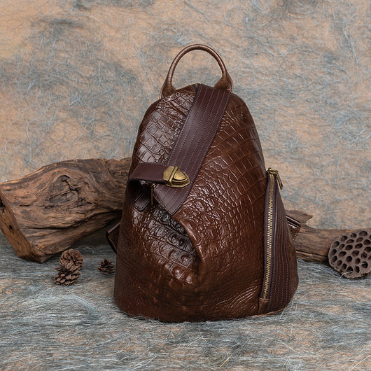 Mochila Vintage Estilo Chino con Patrón de Peces en Cuero Repujado - Image 6