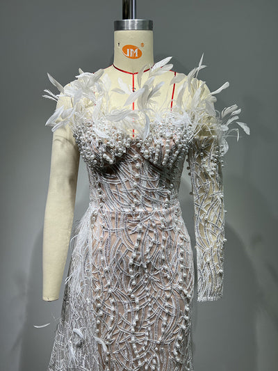 Vestido de Fiesta Elegante con Lentejuelas, Cuentas y Plumas - Image 6