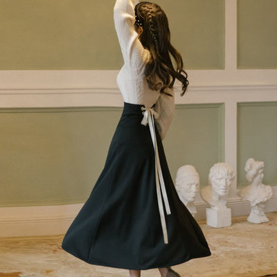 Conjunto de Falda y Suéter de Lujo Versátil - Image 3